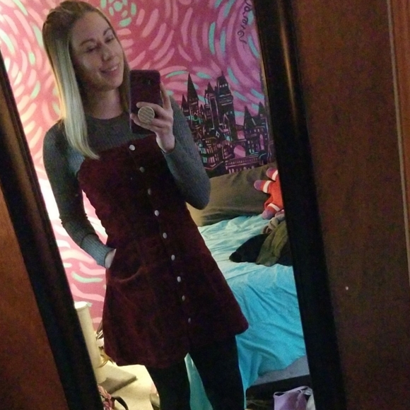 Meet your Posher, Caitlynn - Picture 2 of 4